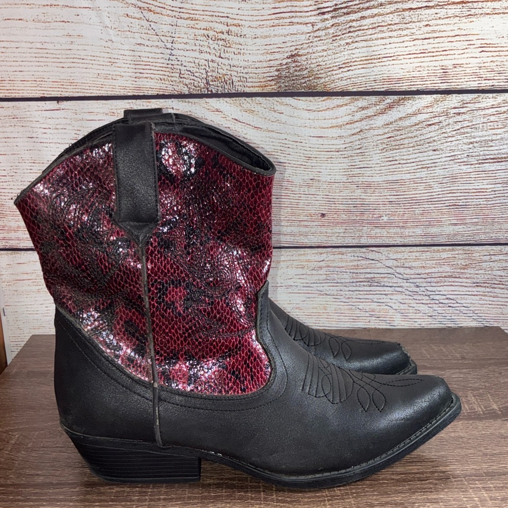 Used Rampage  Black Ankle Booties 9.5